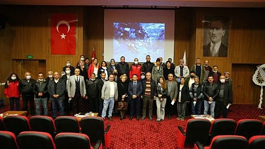 Çilek Üreticileri Bir Araya Geldi