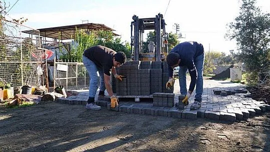 Seydikemer Belediyesi yol çalışması devam ediyor