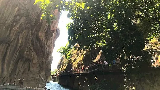 Başkan Akdenizli 'Tatilciler Saklıkent Kanyonu'na Akın Ediyor'