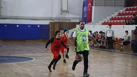 Babalar ve oğulları mücadele etti