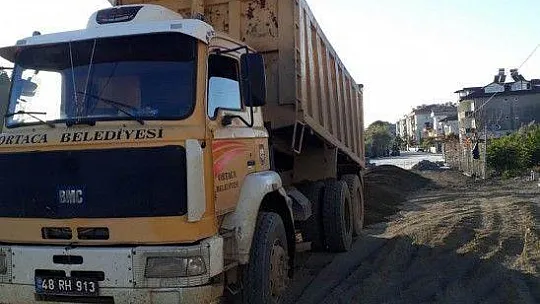 Ortaca Belediyesi yol bakım çalışmalarına devam ediyor