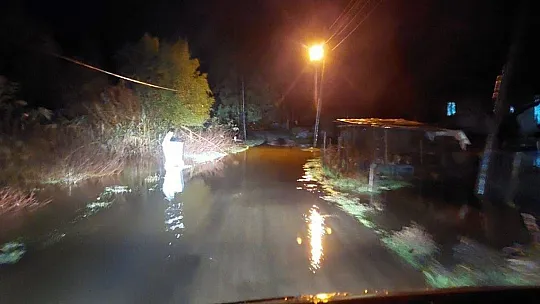 Sağanak yağış Dalaman'da hayatı olumsuz etkiledi