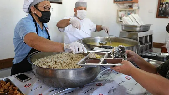 Menteşe'de Kazanlar 35 Bin Kişi İçin Kaynadı