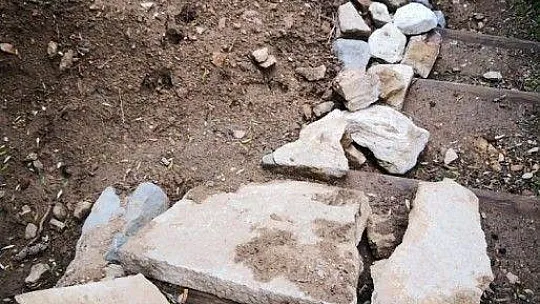 3 bin 500 yıllık tarihi kenti talan ettiler