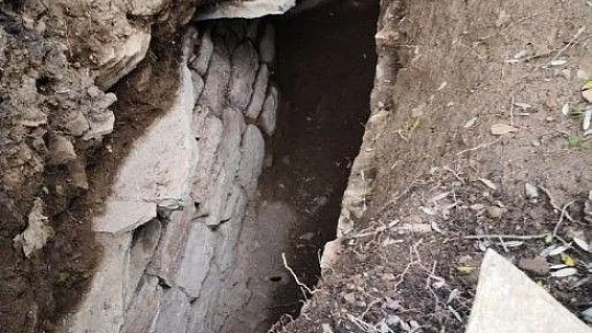 3 bin 500 yıllık tarihi kenti talan ettiler