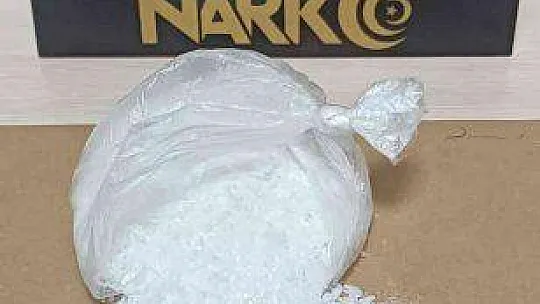 300 GRAM UYUŞTURUCU İLE YAKALANDI