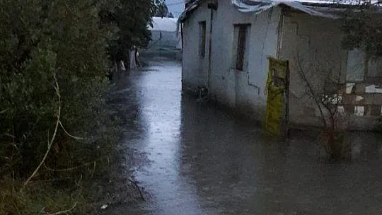 YAĞIŞ SEYDİKEMER'DE HAYATI OLUMSUZ ETKİLEDİ