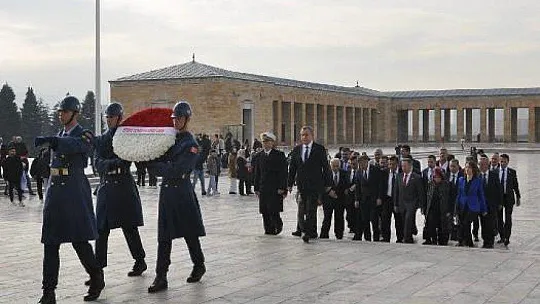 FTSO'DAN ANITKABİR ZİYARETİ