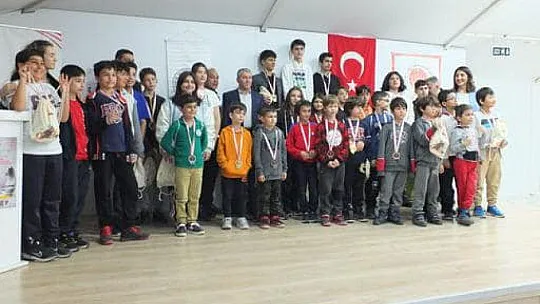 Mavi Yeşil Okullar Projesi Fethiye Satranç Turnuvası Sonuçlandı