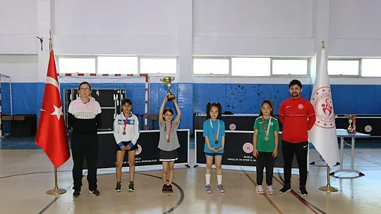 Masa tenisi turnuvası tamamlandı