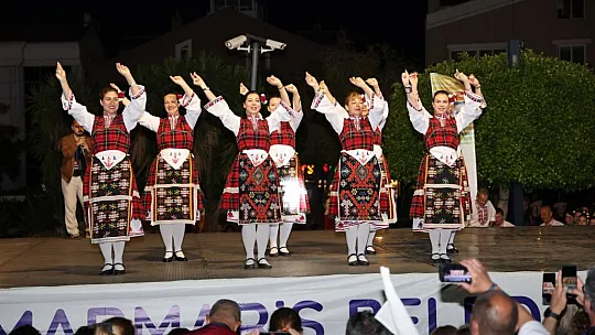 Festival renkli görüntülerle başladı