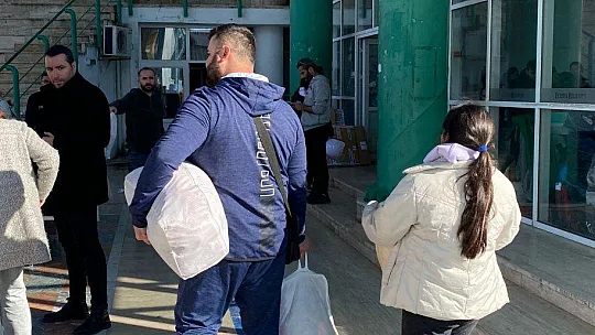 VATANDAŞLARDAN AFET BÖLGESİNE YARDIM