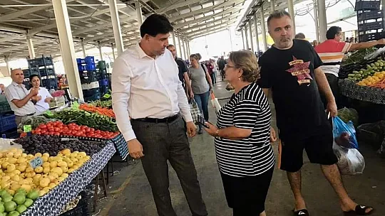 Başkan Karaca Cumartesi pazarında 