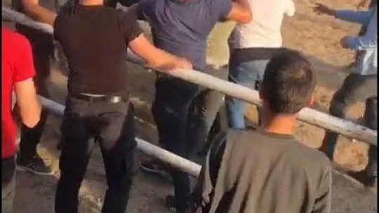 Boğa Güreşinde tekme ve yumruklar havada uçuştu