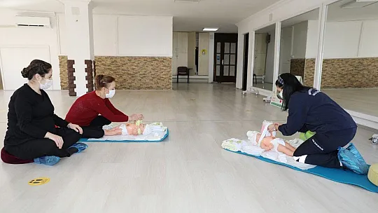 Doğuma Hazırlık Kursunda Yüz Yüze Eğitimler Başladı