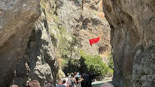 Başkan Akdenizli 'Tatilciler Saklıkent Kanyonu'na Akın Ediyor'