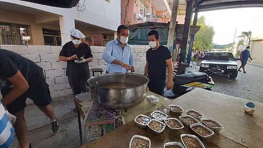 Muhtarlardan aşure etkinliği
