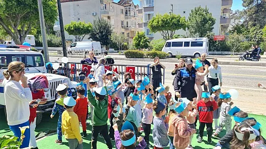 Fethiye polisi gönül köprüsü kurmaya devam ediyor