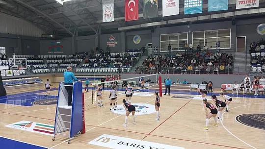ZİRVE SPOR EVİNDE GALİP