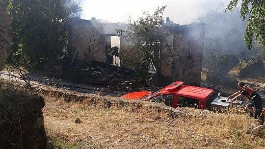 Kayaköy'deki Yangın Korkuttu