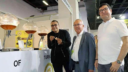 47'NCİ APİMONDİA KONGRESİNDE TÜRK ARILARI VE BALLARI TANITILDI