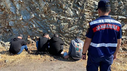 Düzensiz Göçmenler Kaçamadan Yakalandı