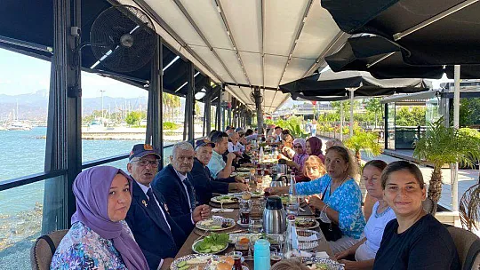 GAZİLER GÜNÜ NEDENİ İLE KAHVALTIDA BİR ARAYA GELDİLER