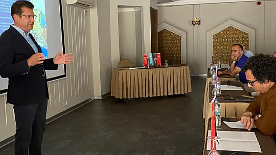 İyi Parti Adayı Tosun: Turizmciler Yalnız Bırakıldı