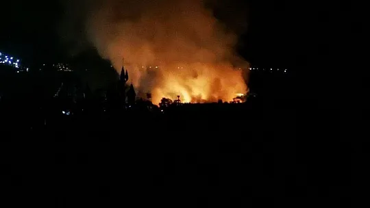 5 yıldızlı otelin yakıt tankı patladı, saatler süren yangın güçlükle kontrol altına alındı