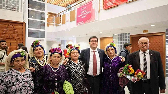 50 ton gübre ambalajını imha edecek atık projesinde coşkulu kutlama