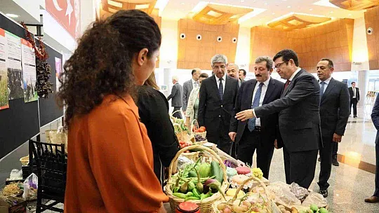 50 ton gübre ambalajını imha edecek atık projesinde coşkulu kutlama