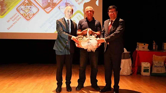 50 ton gübre ambalajını imha edecek atık projesinde coşkulu kutlama