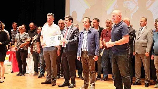 50 ton gübre ambalajını imha edecek atık projesinde coşkulu kutlama