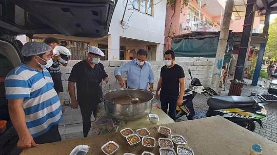 Muhtarlardan aşure etkinliği