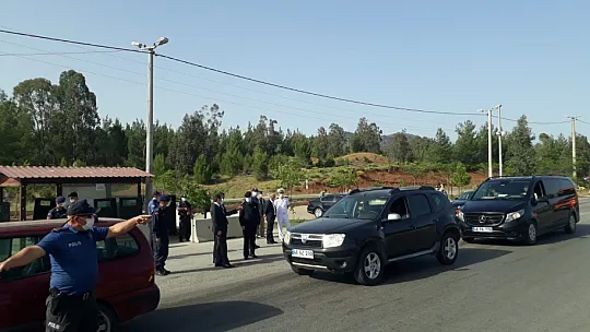 Vali Orhan Tavlı, Fethiye'de Yol Uygulama Noktalarını Ziyaret Ederek, Tedbirleri Yerinde Denetledi