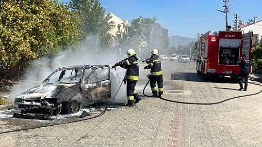ARAÇTA ÇIKAN YANGIN KORKUTTU 