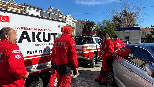 AKUT EKİPLERİ 13 KİŞİ İLE DEPREM BÖLGESİ İÇİN YOLA ÇIKTI