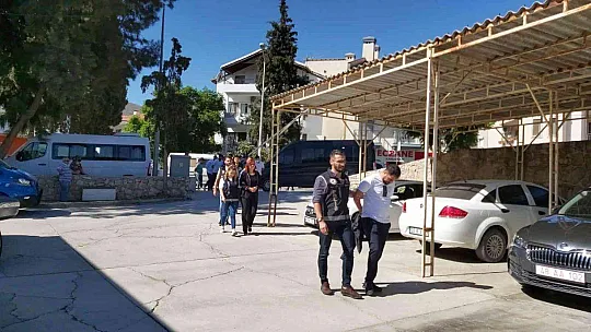6 ilde dolandırıcılık operasyonunda gözaltına alınan şüpheliler adliyeye sevk edildi