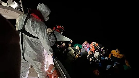 61 DÜZENSİZ GÖÇMEN YAKALANDI, 6'SI KURTARILDI