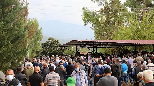 DEPREMDE YAŞAMINI YİTİREN ALİ BİLDİRİCİ SON YOLCULUĞUNA UĞURLANDI