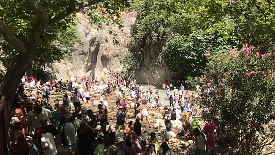 Başkan Akdenizli 'Tatilciler Saklıkent Kanyonu'na Akın Ediyor'