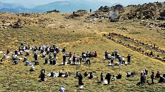 700 yıllık gelenek pandemiye rağmen devam etti