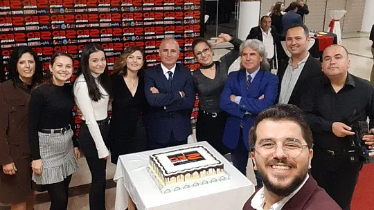 BİZ Büyük Bir Aileyiz