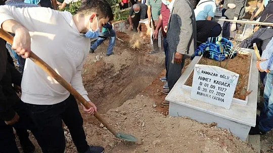 DEPREMDE YAŞAMINI YİTİREN ALİ BİLDİRİCİ SON YOLCULUĞUNA UĞURLANDI