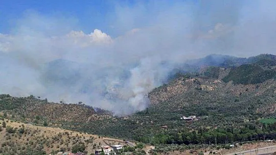 8 helikopter 1 uçak yangına müdahale ediyor
