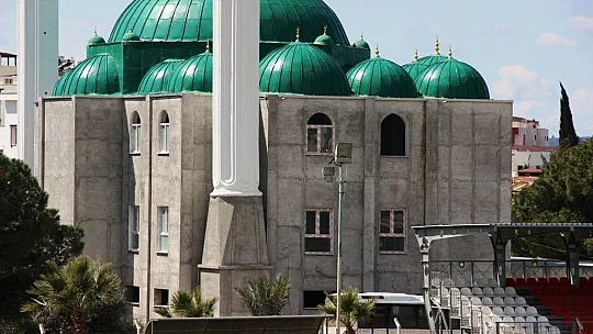 8 yıldır tamamlanamayan cami bölge halkını çileden çıkardı