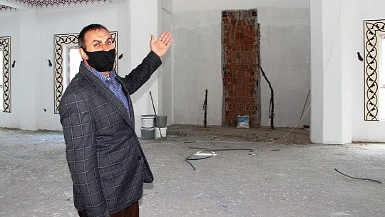 8 yıldır tamamlanamayan cami bölge halkını çileden çıkardı