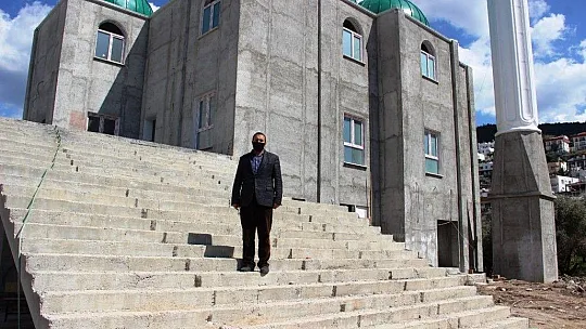 8 yıldır tamamlanamayan cami bölge halkını çileden çıkardı