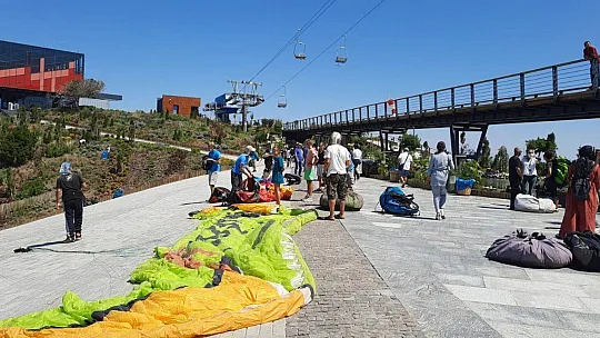 GAZETECİLER GÜNÜNÜ, GÖKYÜZÜNDE KUTLADILAR 