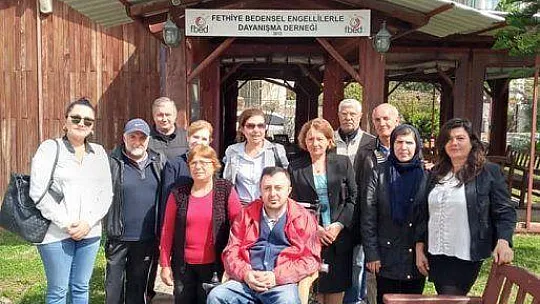 Engelli derneklerini ziyaret ettiler
